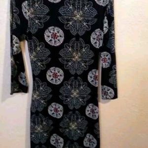 Long sleeved print mid length dress